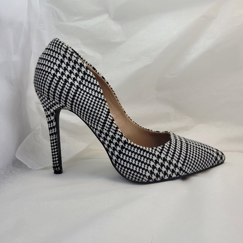Houndstooth Pump - Size 8 - NWOT